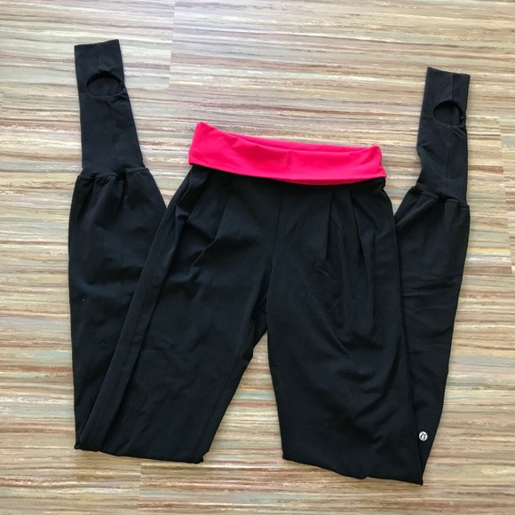 Lululemon Stir It Up Black & Pink Stirrup Pants w/ Pleated Waist Stirrup Joggers - Picture 3 of 12